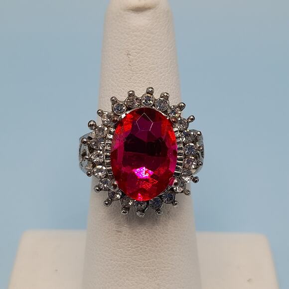Vintage Pink Glass Cocktail Ring, Size 6.25, Clear Rhinestones, Silver Tone - Picture 6 of 10